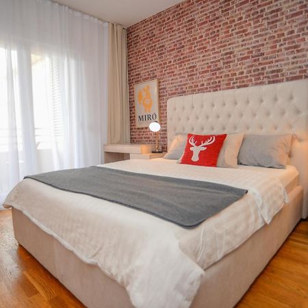 Lovely Apartment At City Quart พอดโกริกา ภายนอก รูปภาพ