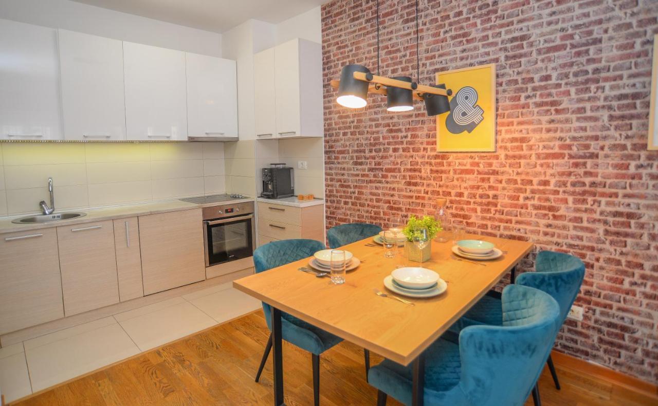 Lovely Apartment At City Quart พอดโกริกา ภายนอก รูปภาพ